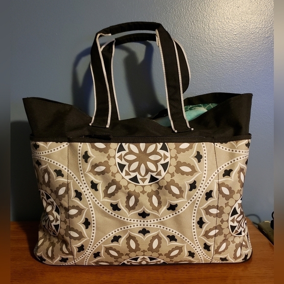 Over-Sized Beach Tote. Great Quality - Picture 1 of 3